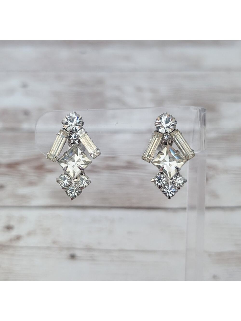 Vintage Screw Back Earrings - Stylish Unusual 1"
